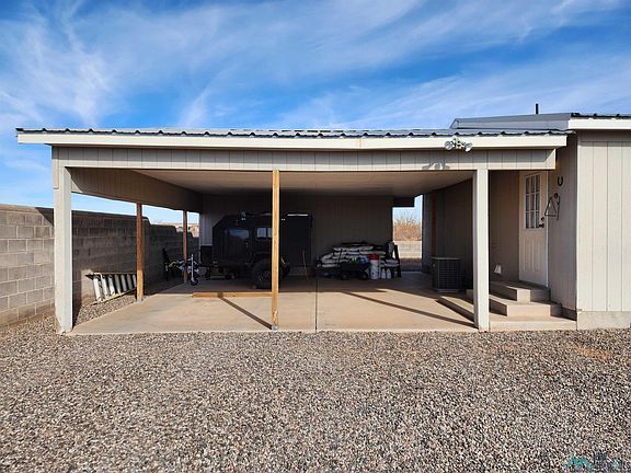 2nd image of 2455 Pamelita Dr NE