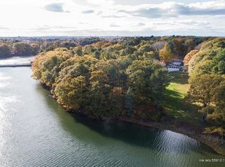 32 Crockett Neck Rd, Kittery, ME 03905