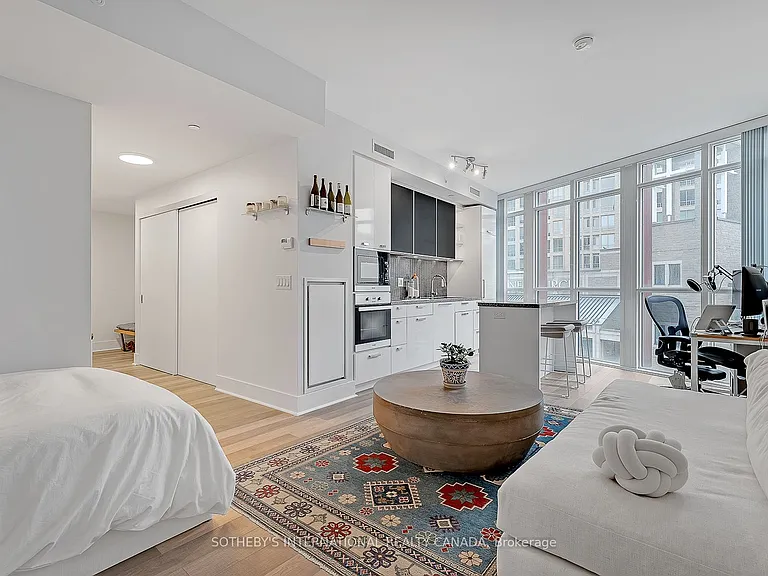 32 Davenport Rd #315 — Photo 4