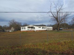 5565 Henderson Hill Rd, Chesnee, SC 29323
