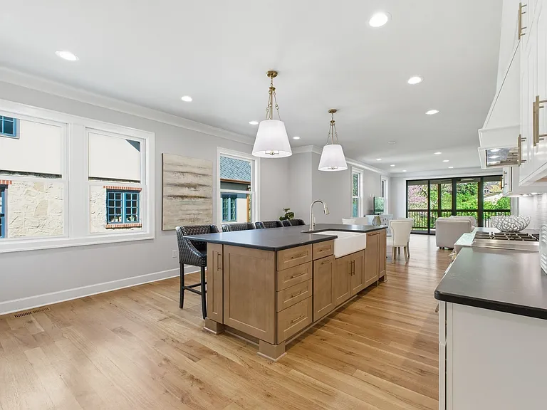2704 Westwood Ave — Photo 9
