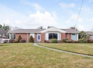 5 Thornbush Rd, Wethersfield, CT 06109