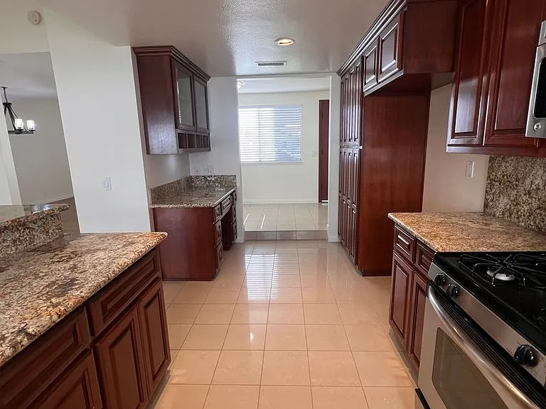 1142 Ashbury Ct — Photo 14