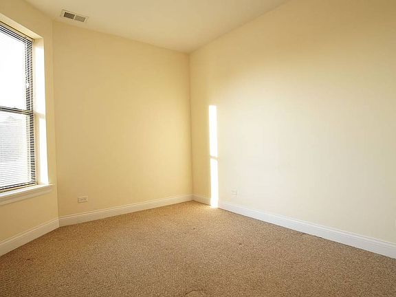 5th image of 2836 N Albany Ave #3N