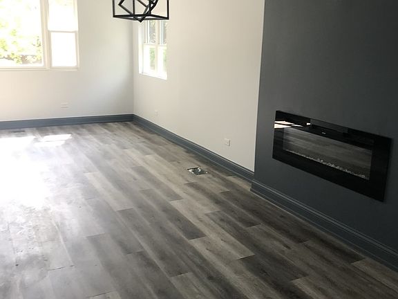 3rd image of 10834 S Ave N