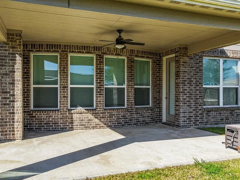 13814 Russell Ct — Photo 40