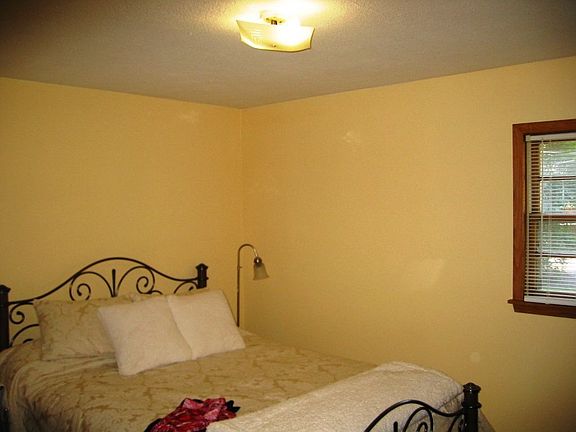 2nd image of 1848 Arlington Ave E