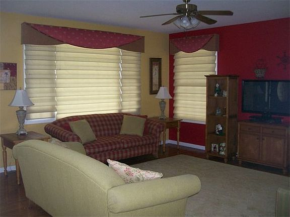 spacious living room | 400 W Hildreth Ave, Wildwood, NJ 08260, USA