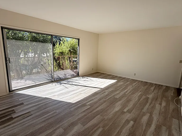 1820 E Del Mar Blvd #208 — Photo 2