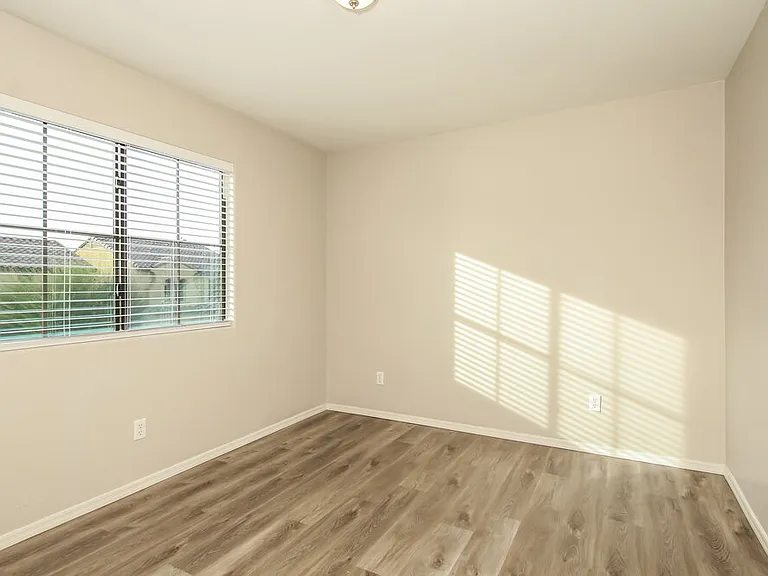 4855 S 4th Ave — Photo 13