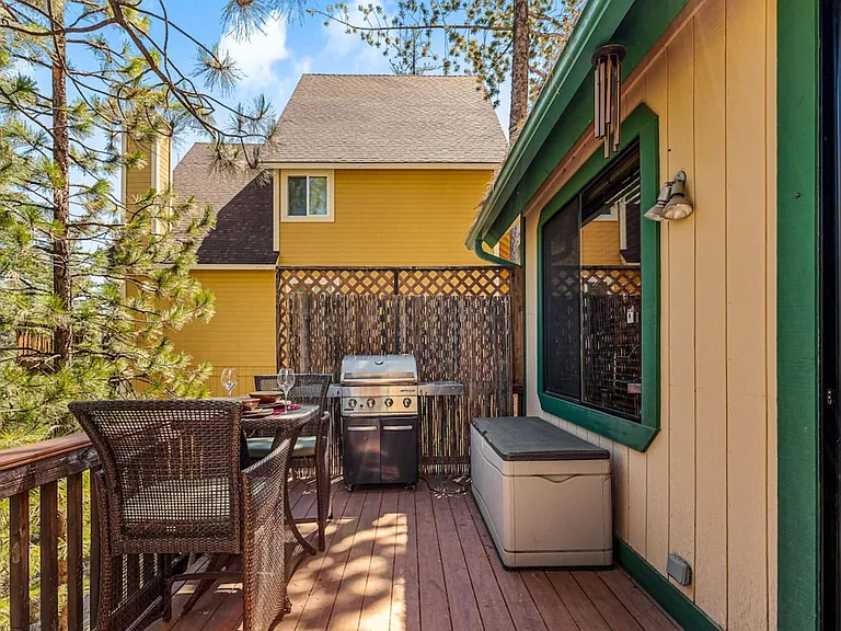655 Sutter Ln — Photo 5