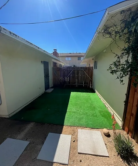 2316 Santa Ana Ave — Photo 8