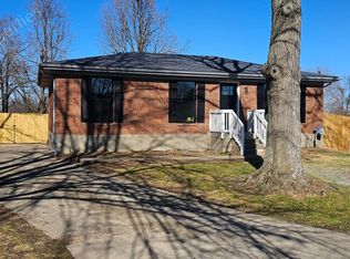 6001 Crossbeak Ct, Louisville, KY 40229
