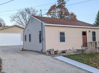 405 1st St NE, Waukon, IA 52172
