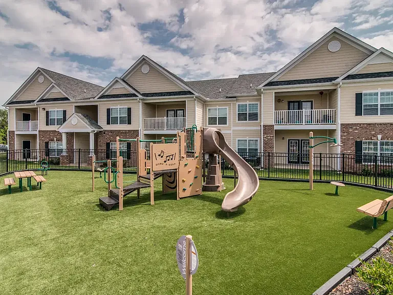 Cumberland Trace Village Apartments — Photo 65