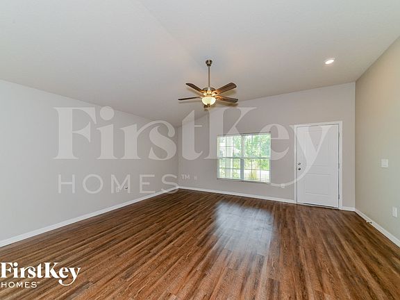 2nd image of 2816 Industry Ave