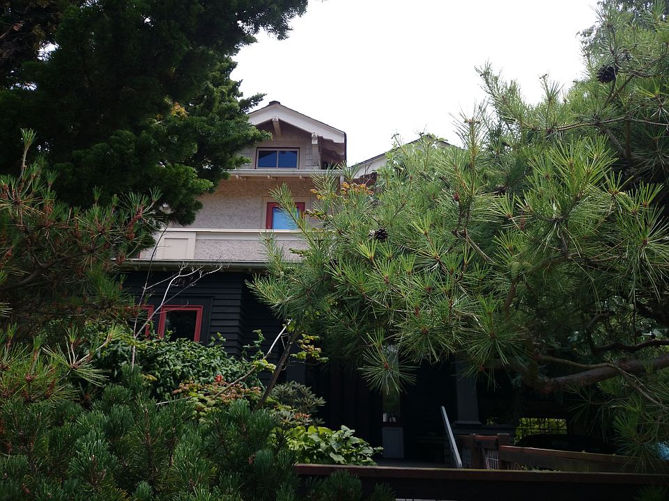 2nd image of 2306 12th Ave E