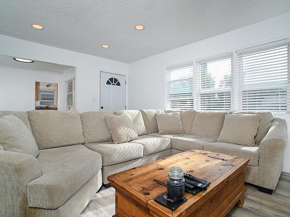 3rd image of 2851 Herbert Way