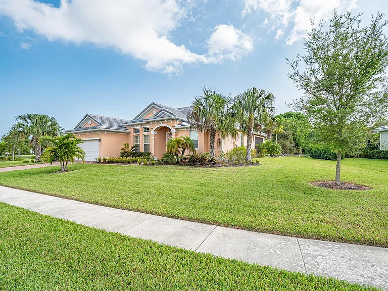2576 Saint Lucia Cir — Photo 39