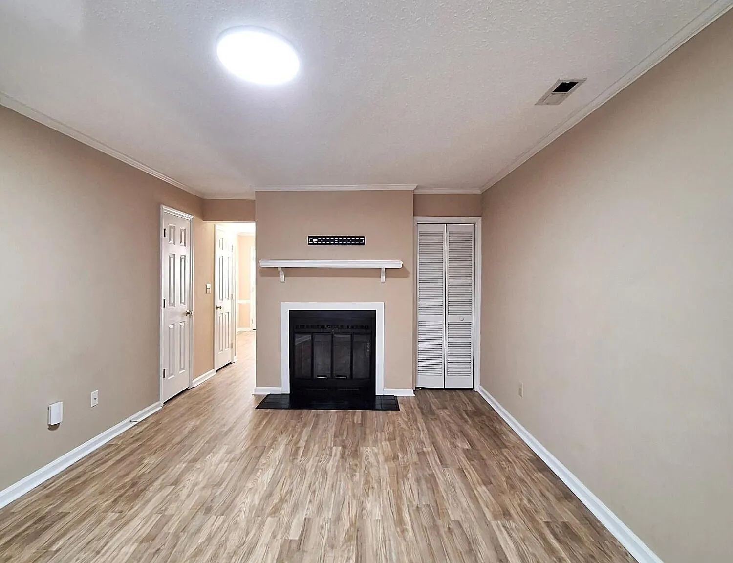 2 bed, 2.0 bath, $1,200 — Photo 2