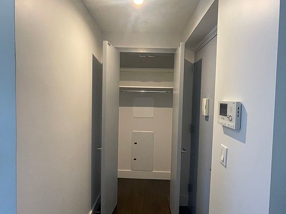 5th image of 596 Washington Ave #4U