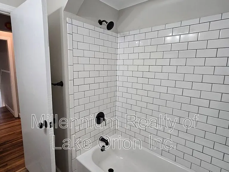 614 E Tennyson Ave — Photo 8