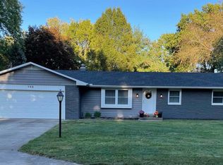102 Greenway Dr, Goshen, IN 46526