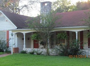 1223 N San Jacinto St, Conroe, TX 77301