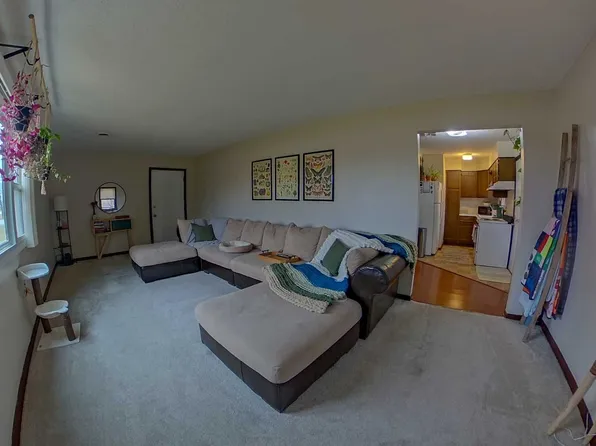 953 Mission Ave, Manhattan, KS 66502