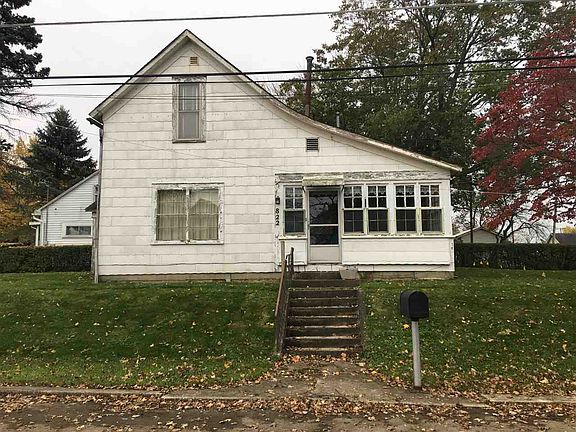 2nd image of 822 E Elm St