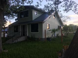 221 S Wilbur Ave, Broadus, MT 59317