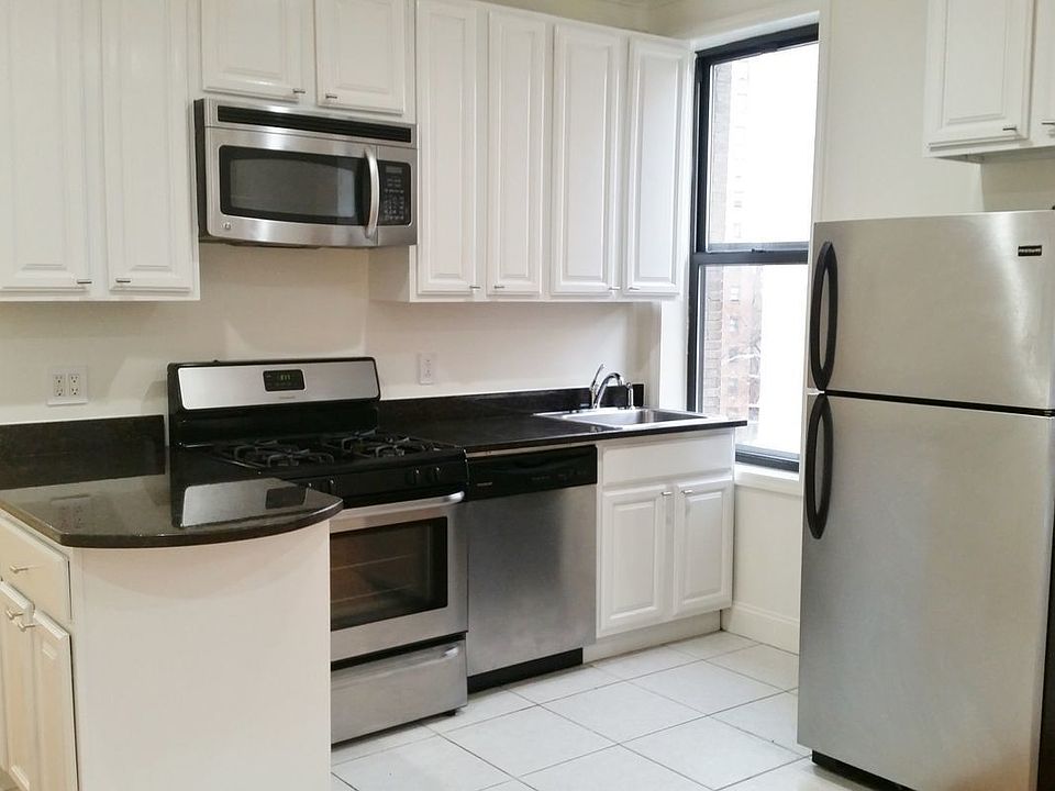 1st image of 174 W 141st St #Xfl4