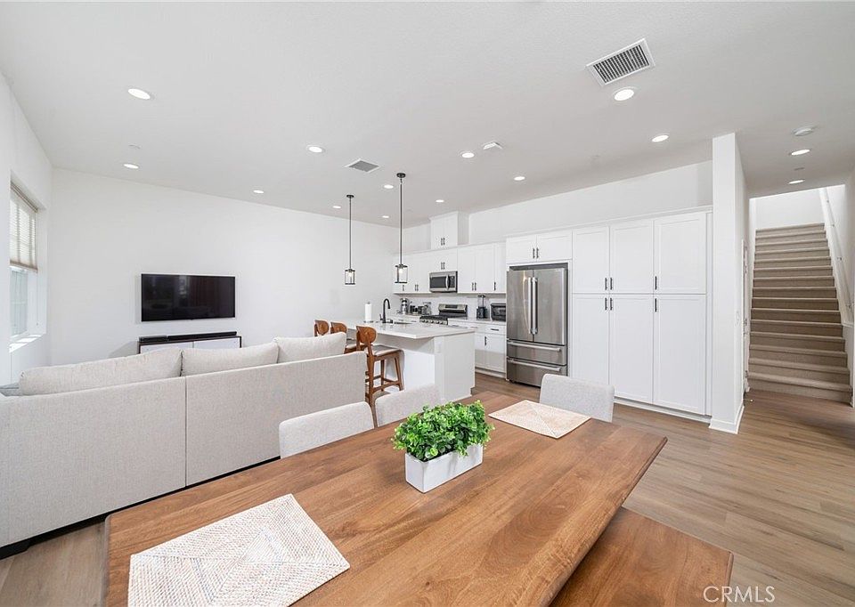 1st image of 2443 E Encanto Paseo