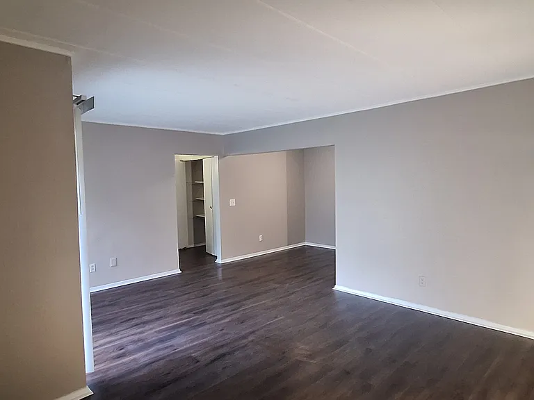 300 Highway Ave #4 — Photo 7