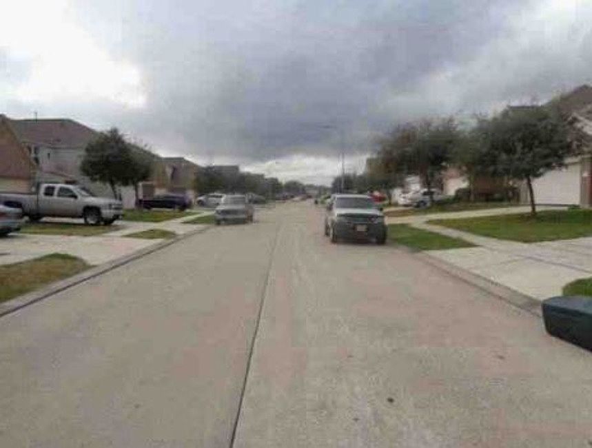 Exterior Neighborhood (street photo)