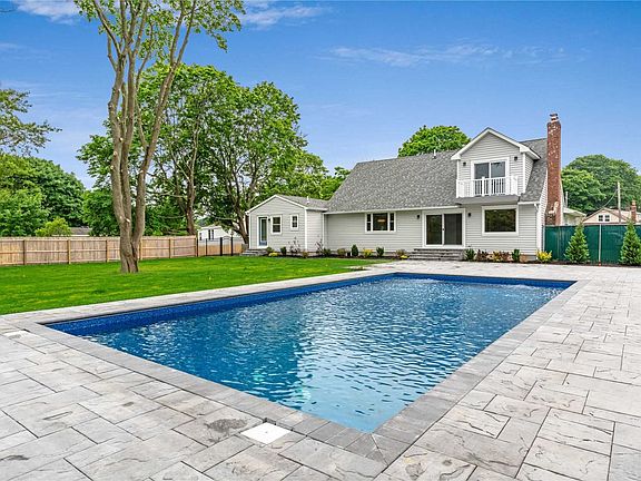 3rd image of 147 Hedges Ave