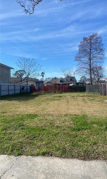 1st image of 4400 Dodt Ave