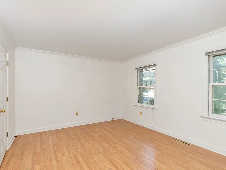 10 Waverley Grn — Photo 11