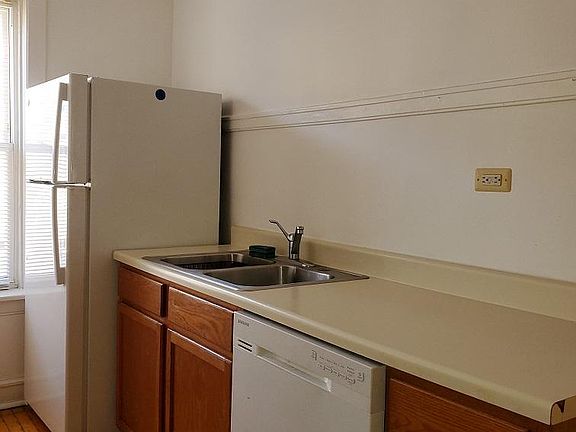 5th image of 826 Washington St #2N-9