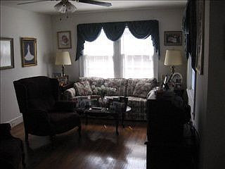 3rd image of 118 Clarendon Cir