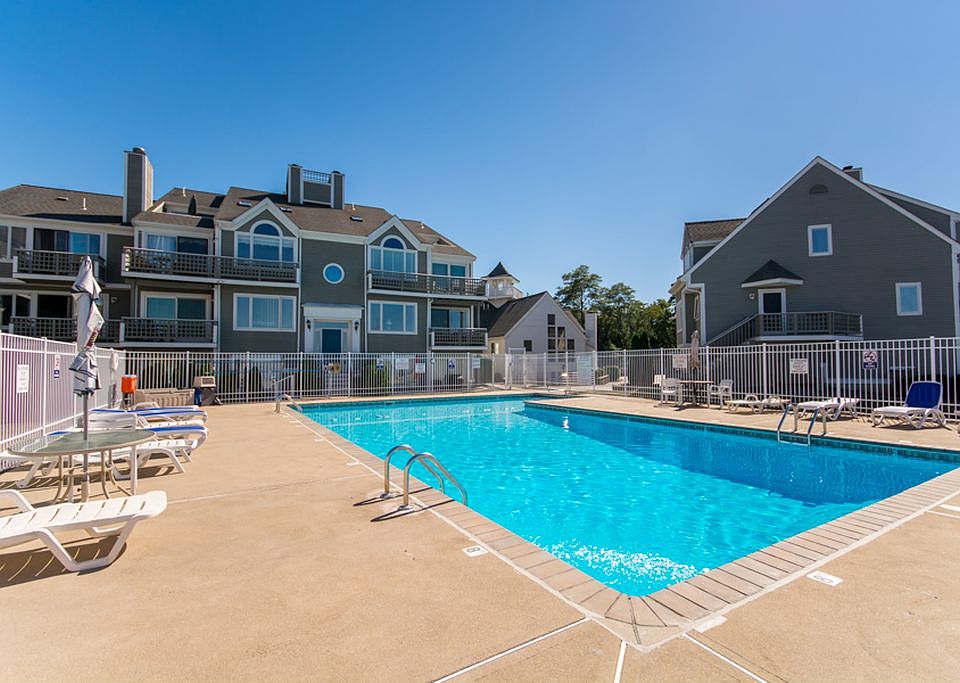 Pool at the Landing Condos
