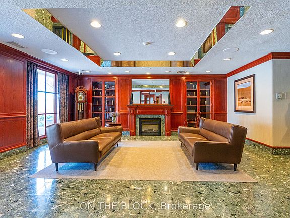 5th image of 880 Dundas St W #203