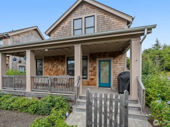 11 Cedar Run Loop, Pacific Beach, WA 98571