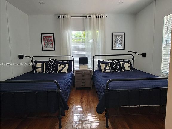 5th image of 1524 Euclid Ave APT 2
