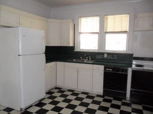 5th image of 470 Floral Ave S