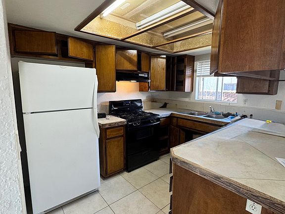4th image of 16539 Cajon St APT A