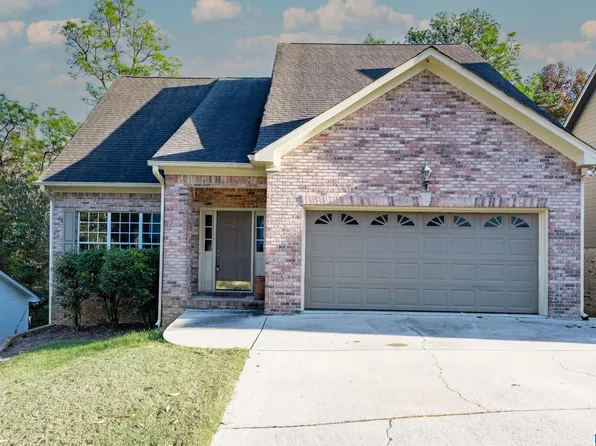 2722 Wellington Dr, Pelham, AL 35124