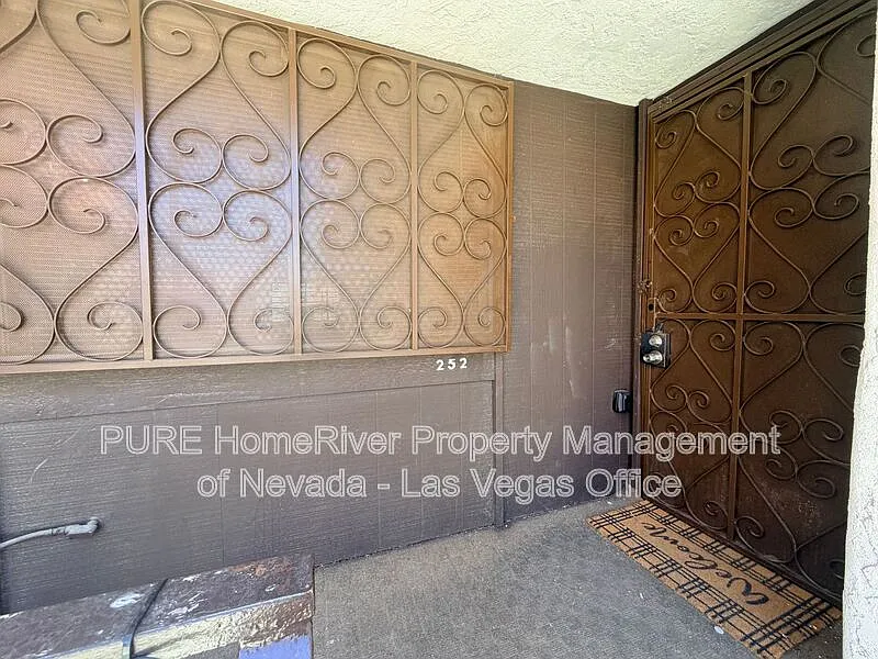 1 bed, 1.0 bath, 671 sqft, $800 — Photo 2