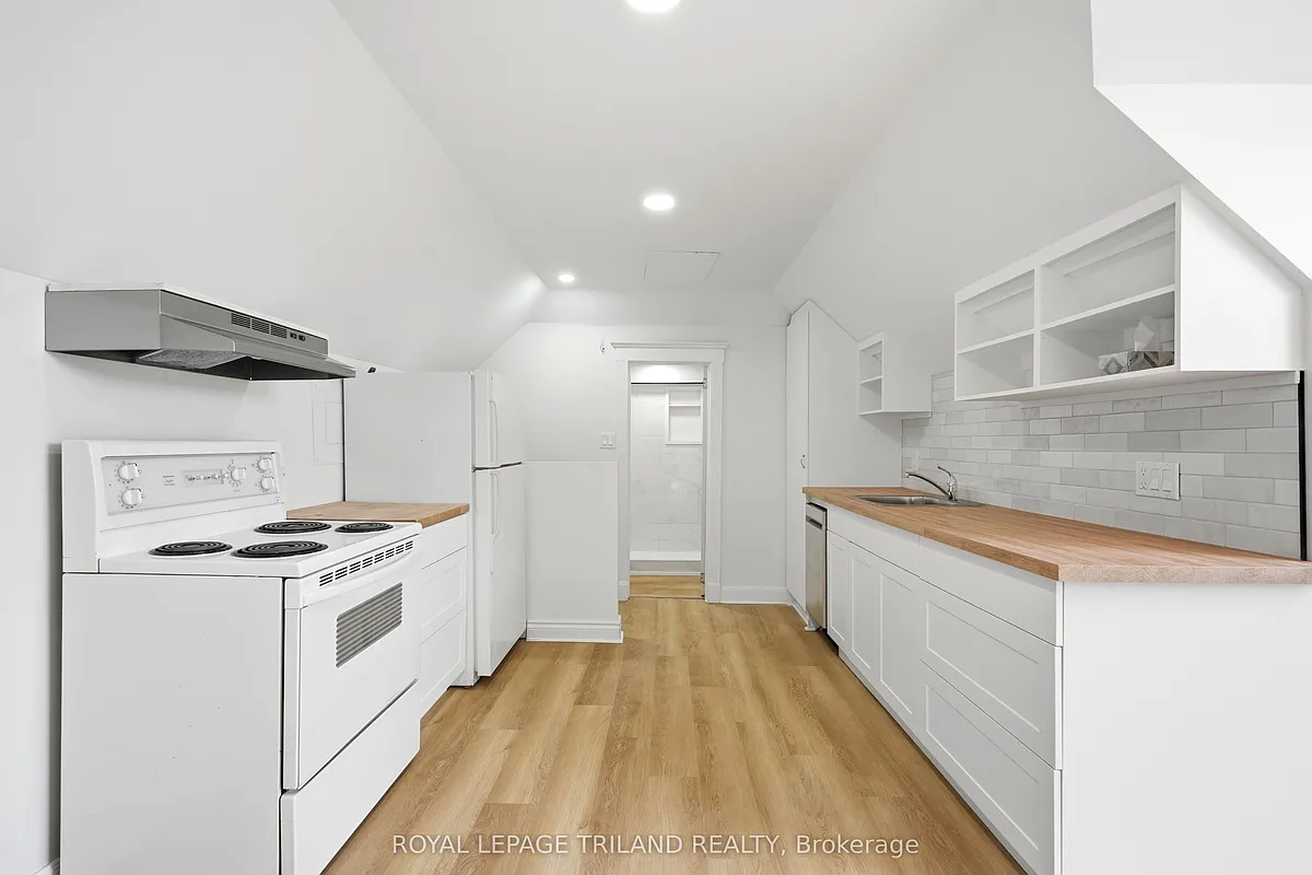 Building Photo - 84 Smith St #2