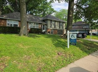 5223 Cody St, Shawnee, KS 66203